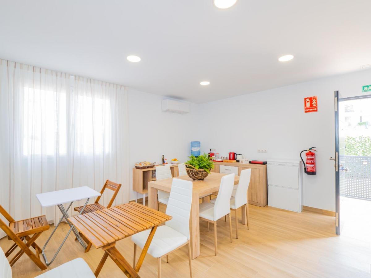 Cubo'S Hostal William'S Sunny 5 With Breakfast Torre de Benagalbon Esterno foto