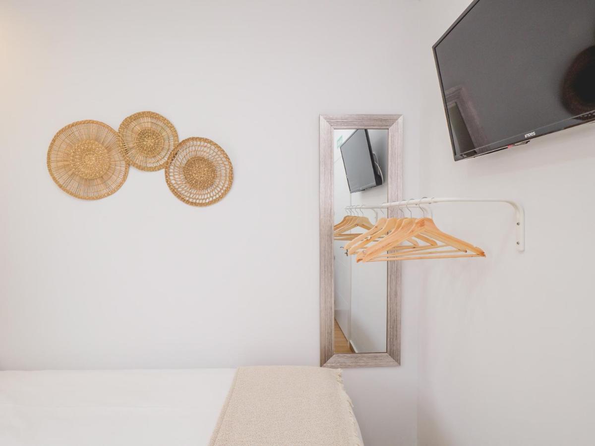 Cubo'S Hostal William'S Sunny 5 With Breakfast Torre de Benagalbon Esterno foto