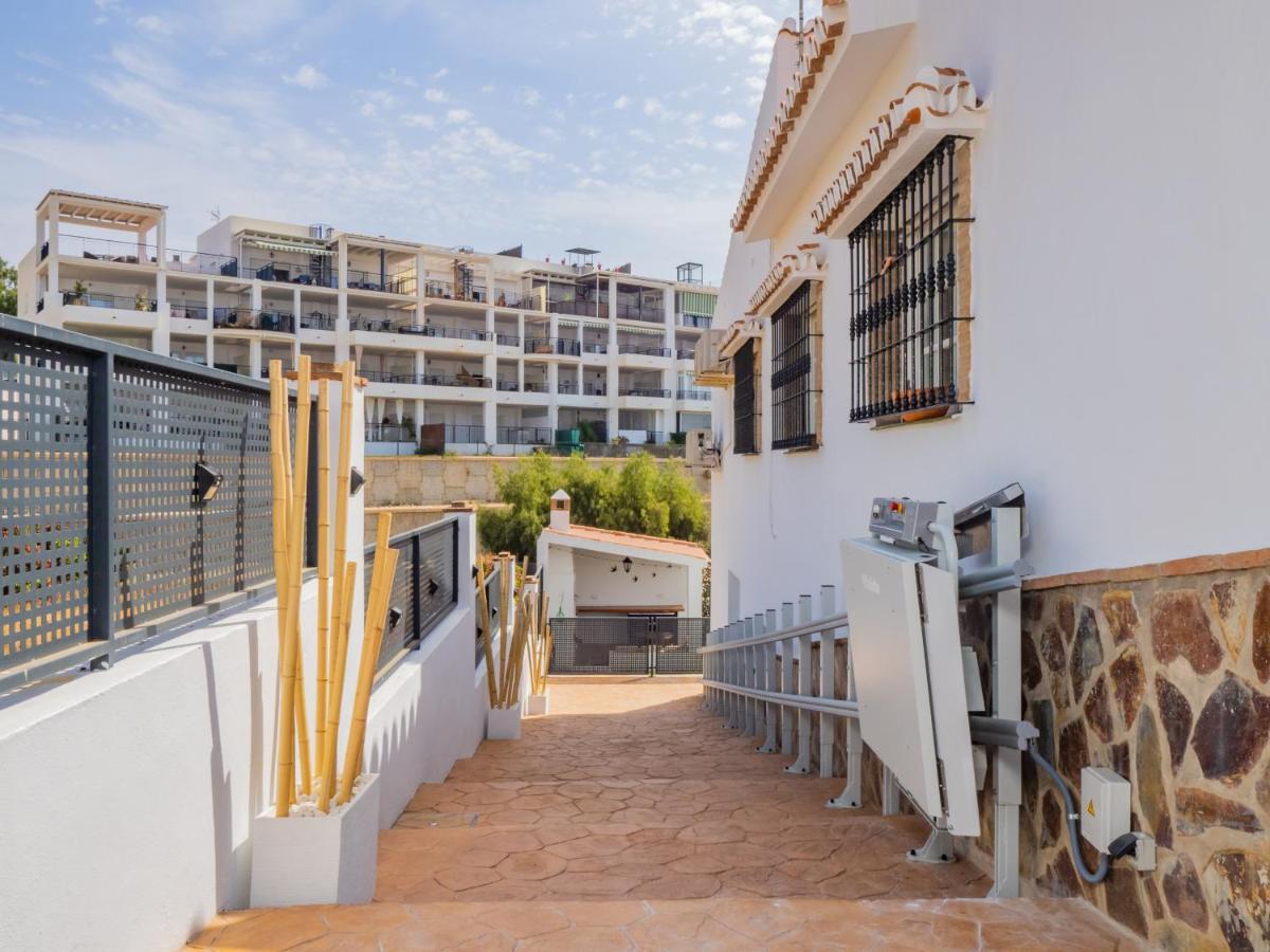 Cubo'S Hostal William'S Sunny 5 With Breakfast Torre de Benagalbon Esterno foto